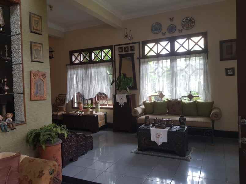 dijual rumah klampis semolo barat