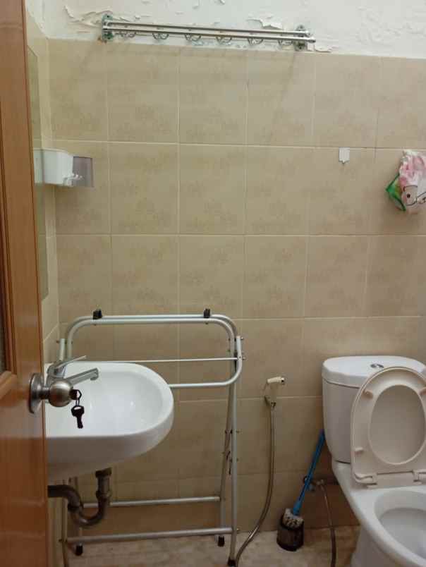 dijual rumah komp beacukai sukapura