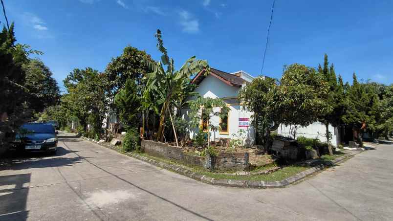 dijual rumah komplek batujajar