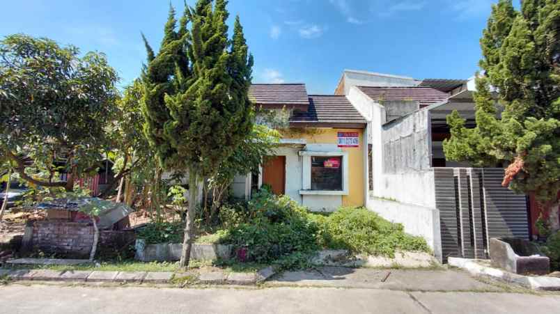 dijual rumah komplek batujajar