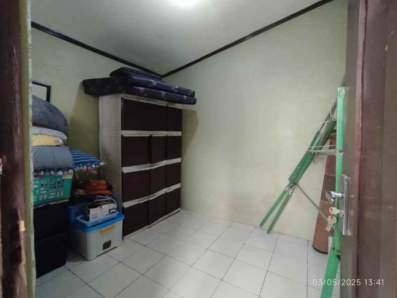 dijual rumah komplek bumi adipura