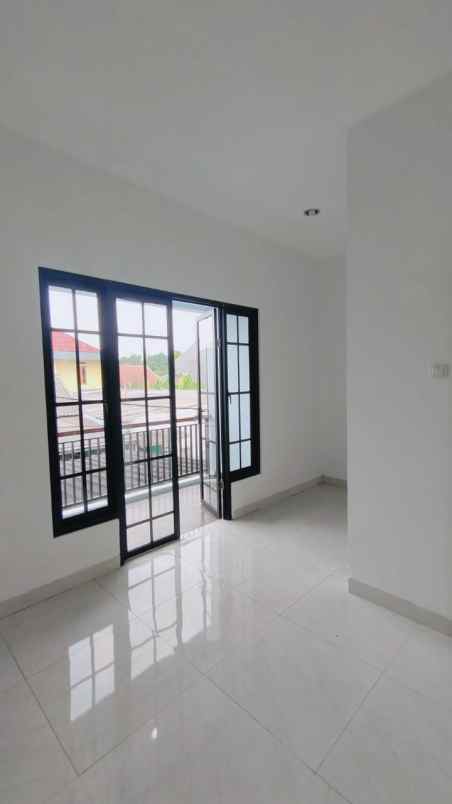 dijual rumah komplek bumi puspitek asri