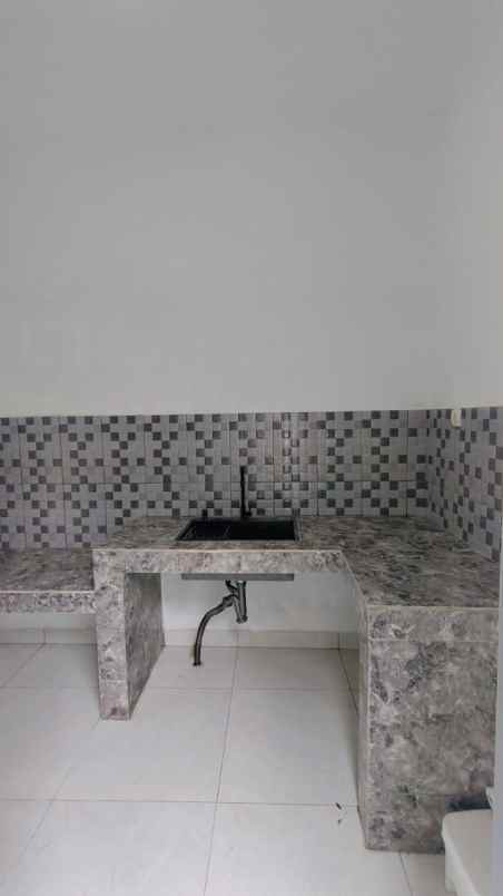 dijual rumah komplek bumi puspitek asri