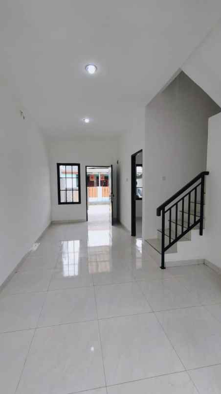 dijual rumah komplek bumi puspitek asri