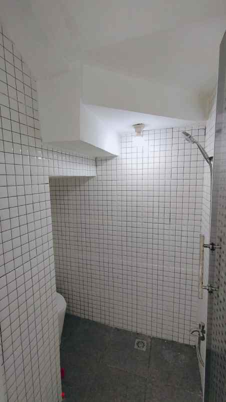 dijual rumah komplek bumi puspitek asri