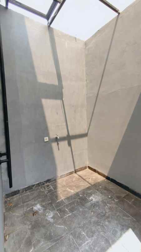 dijual rumah komplek bumi puspitek asri