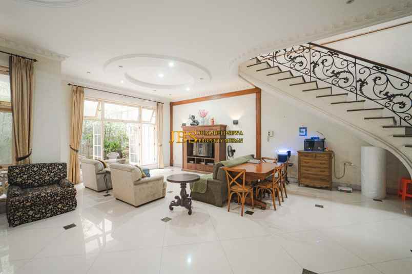 dijual rumah komplek cemara asri jalan