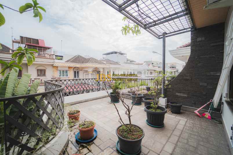 dijual rumah komplek cemara asri jalan