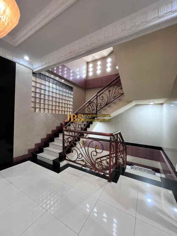 dijual rumah komplek cemara asri jalan