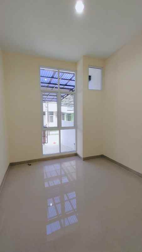 dijual rumah komplek cendana residence