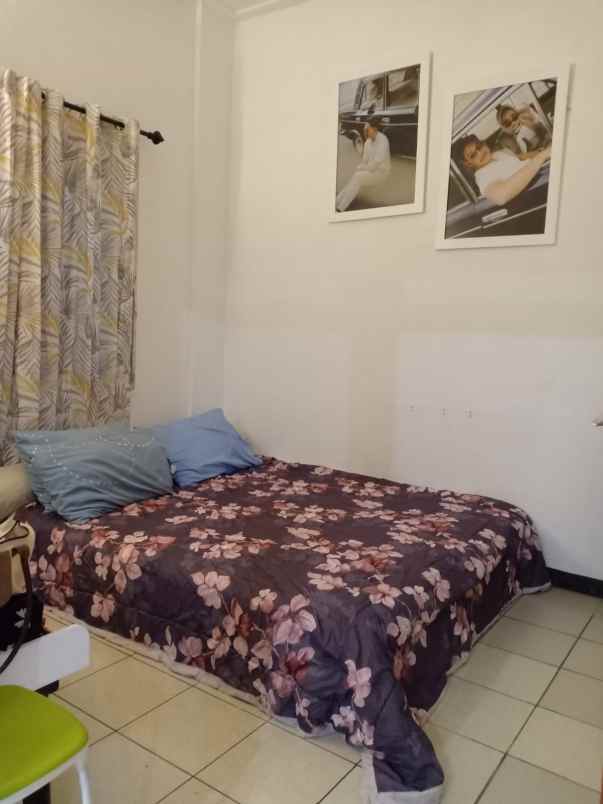 dijual rumah komplek cihanjuang