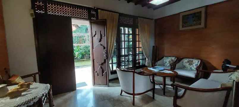 dijual rumah komplek cisitu indah dago