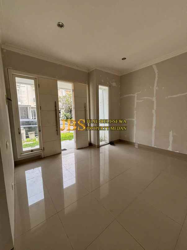 dijual rumah komplek citraland gama