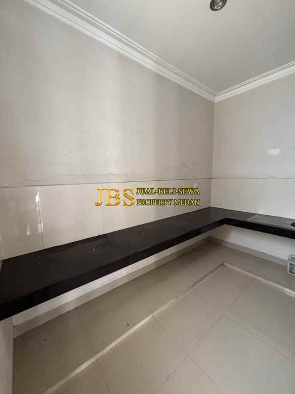 dijual rumah komplek citraland gama