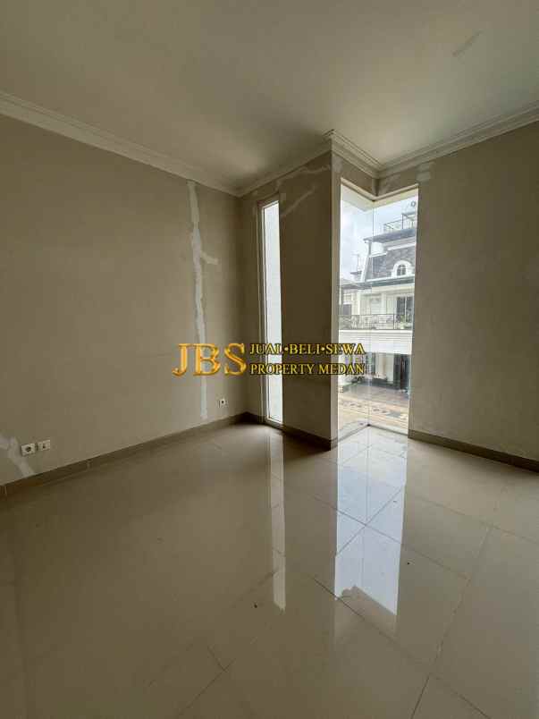 dijual rumah komplek citraland gama