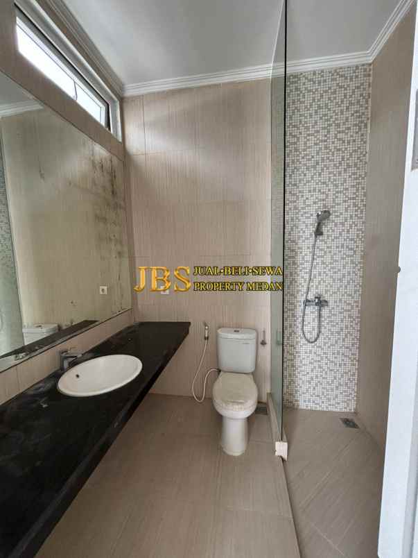 dijual rumah komplek citraland gama
