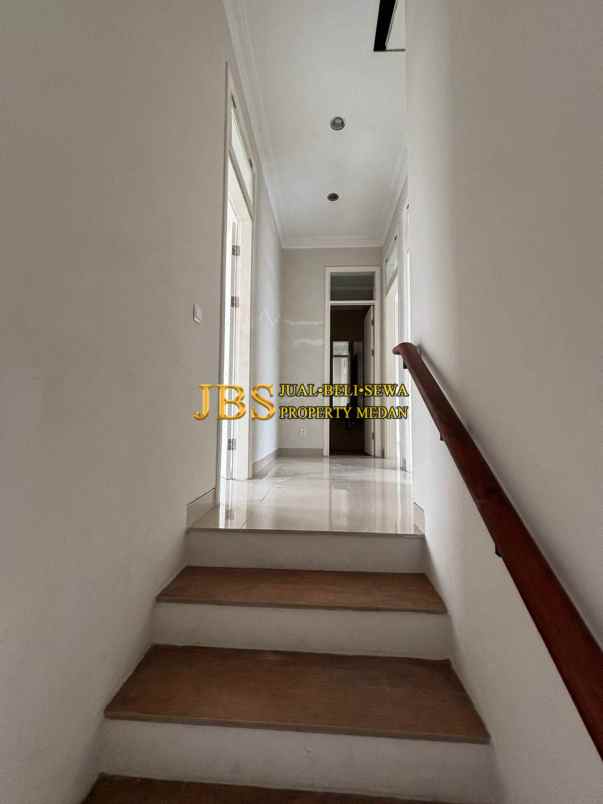 dijual rumah komplek citraland gama