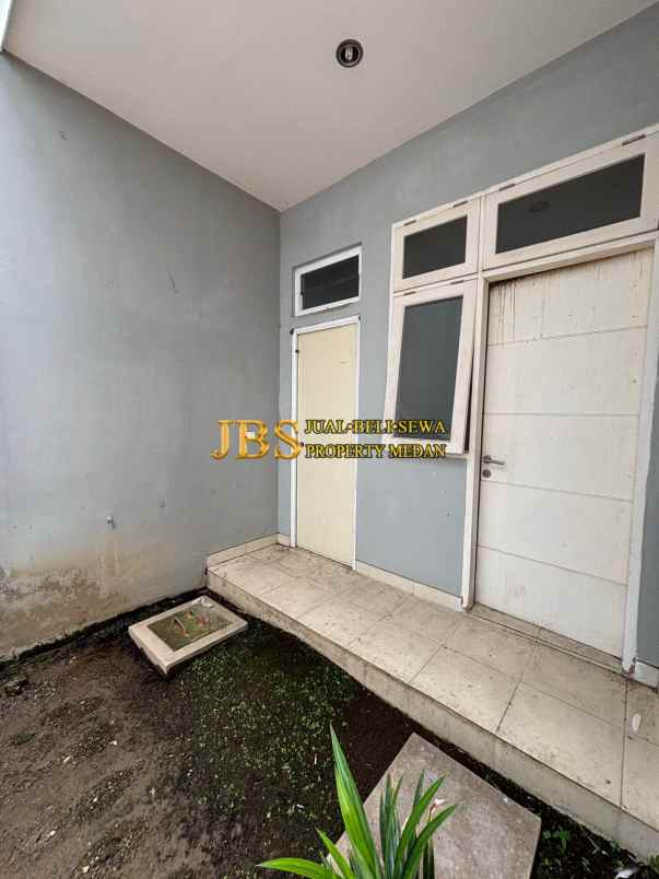 dijual rumah komplek citraland gama