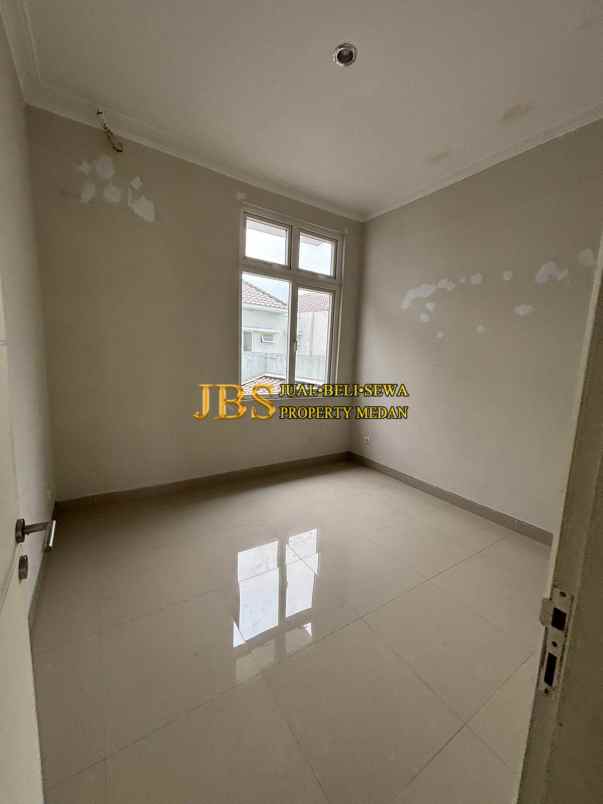 dijual rumah komplek citraland gama