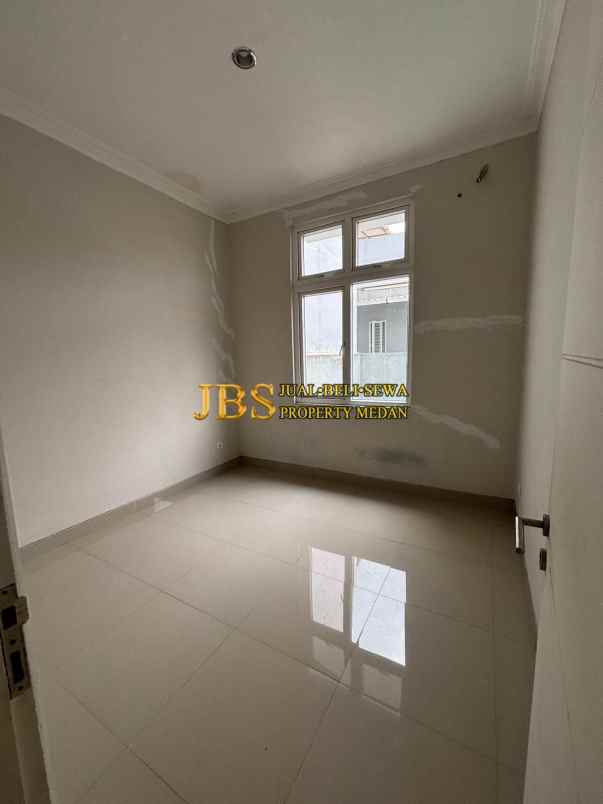 dijual rumah komplek citraland gama