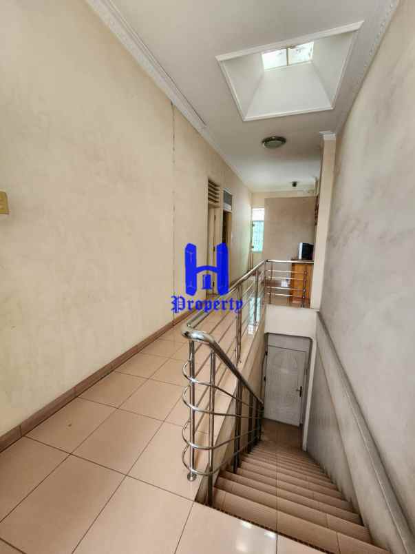 dijual rumah komplek griya riatur jalan