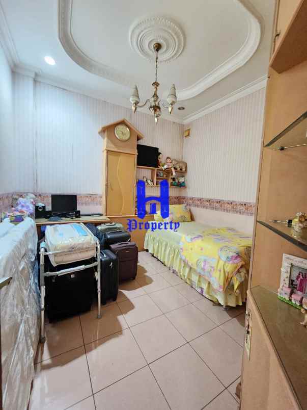 dijual rumah komplek griya riatur jalan