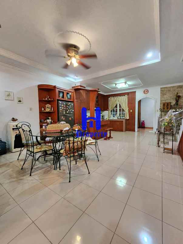 dijual rumah komplek griya riatur jalan