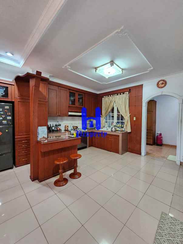 dijual rumah komplek griya riatur jalan