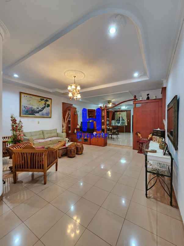 dijual rumah komplek griya riatur jalan