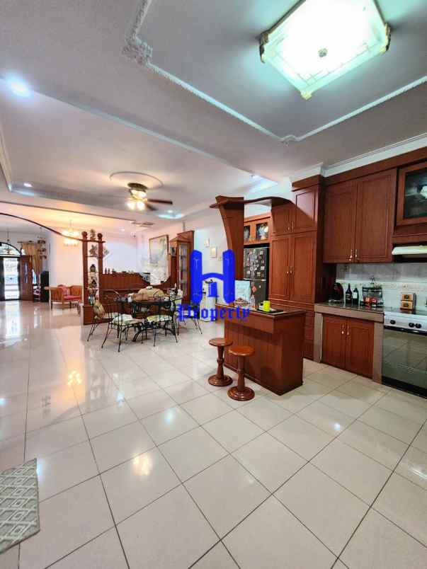 dijual rumah komplek griya riatur jalan