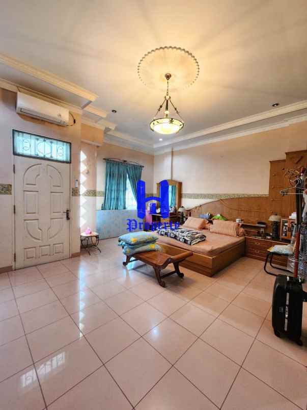 dijual rumah komplek griya riatur jalan