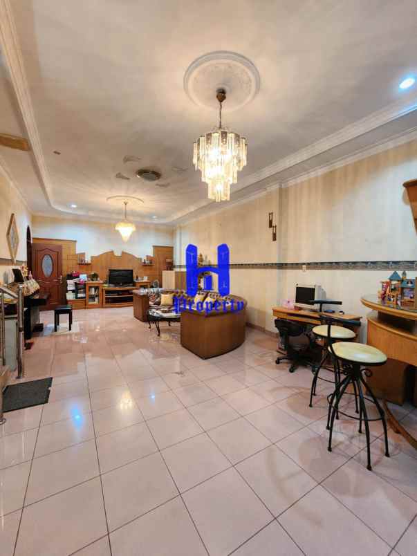 dijual rumah komplek griya riatur jalan