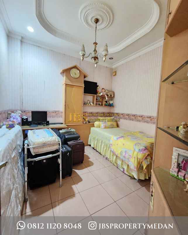 dijual rumah komplek griya riatur jalan