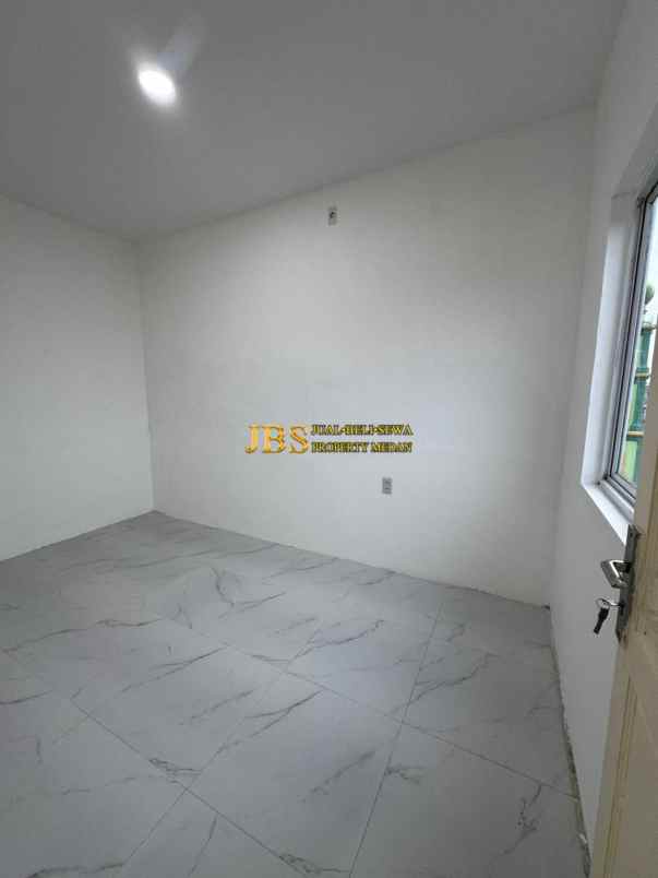 dijual rumah komplek hobbit palace