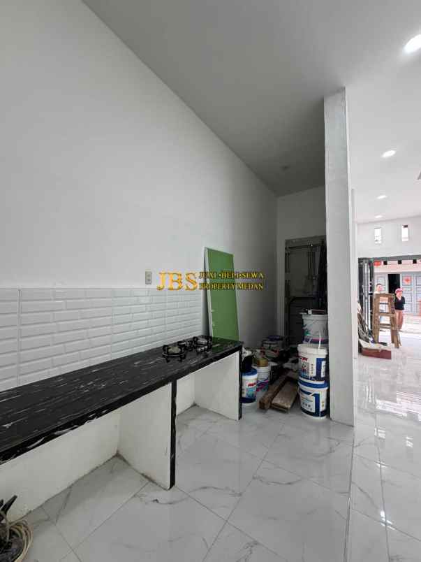 dijual rumah komplek hobbit palace