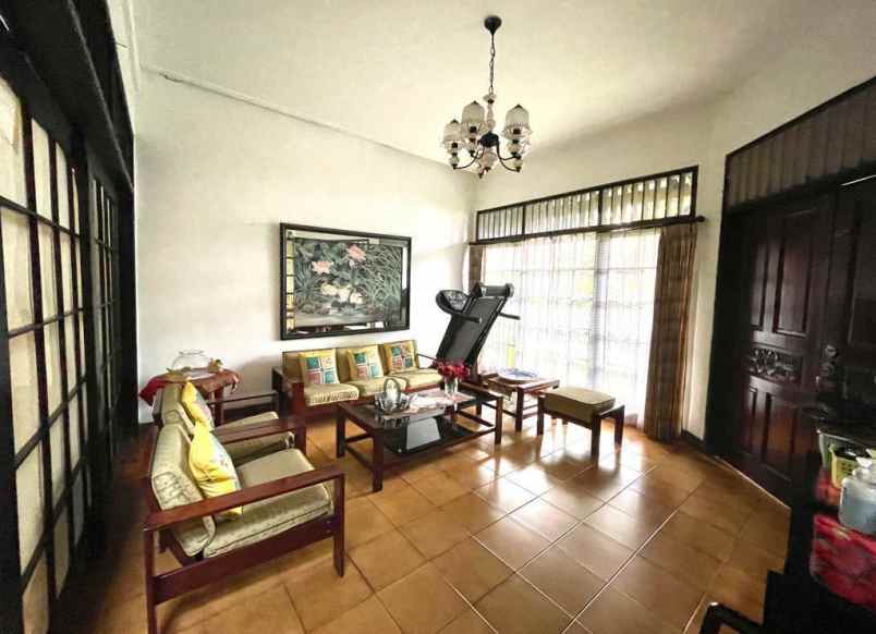 dijual rumah komplek jatinegara indah