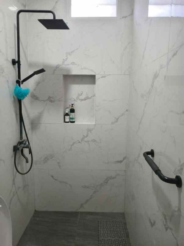 dijual rumah komplek super cantik