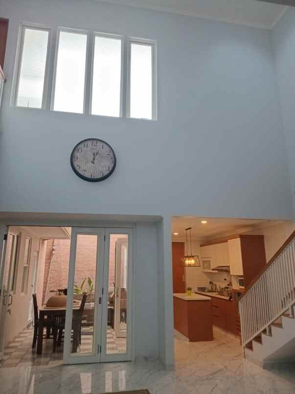 dijual rumah komplek super cantik