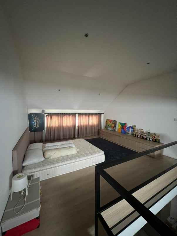 dijual rumah kompleks sekneg kebayoran lama