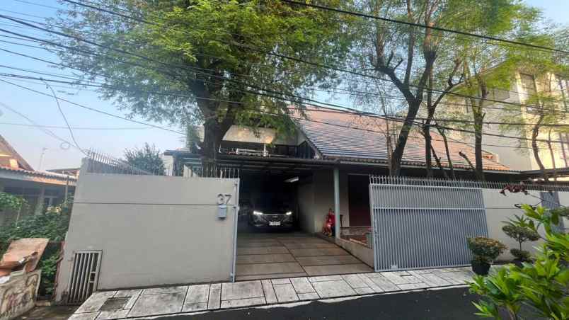 dijual rumah kompleks sekneg kebayoran lama