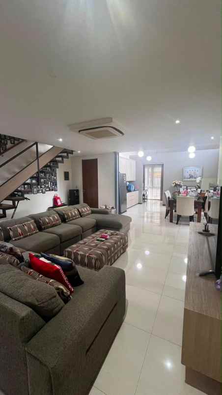 dijual rumah kompleks sekneg kebayoran lama