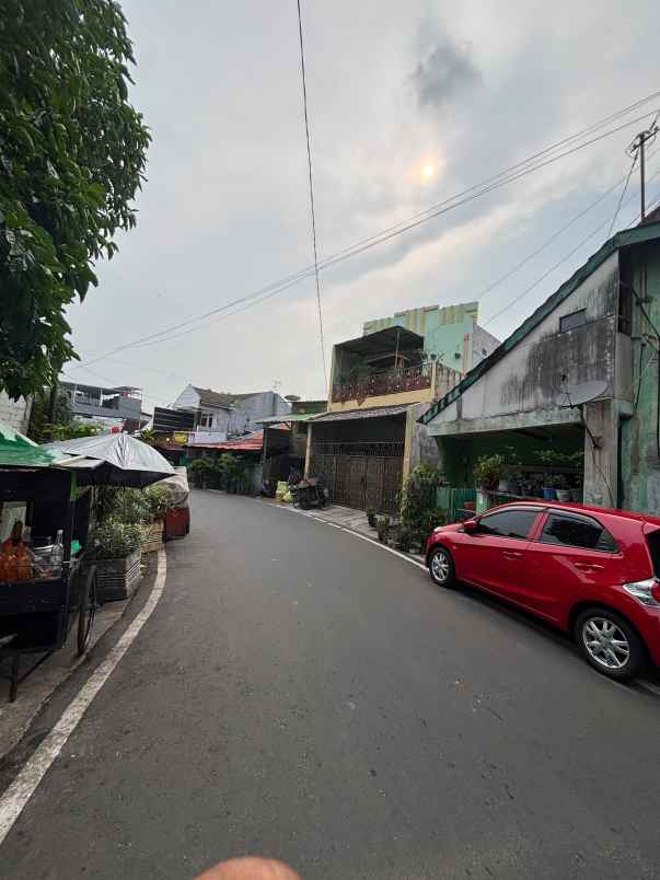 dijual rumah kramat senen