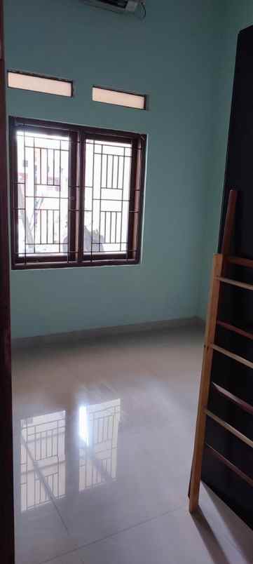 dijual rumah kukusan beji depok