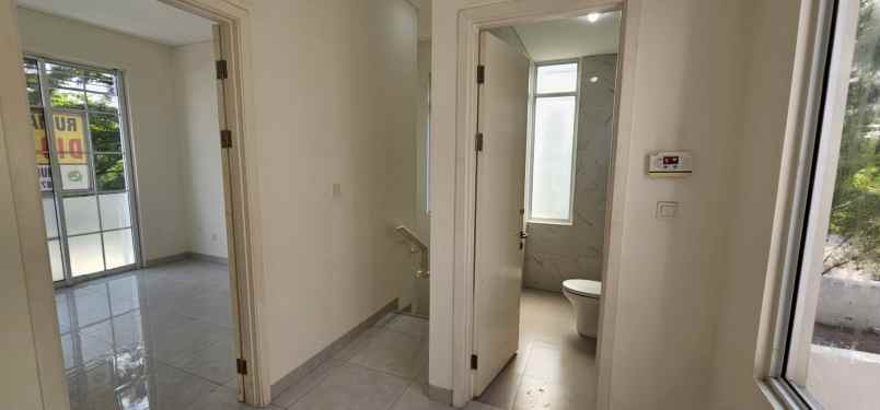 dijual rumah lavon swan city jalan