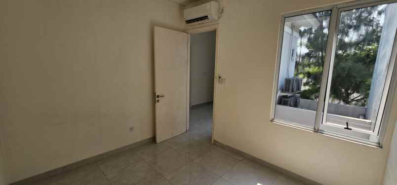 dijual rumah lavon swan city jalan