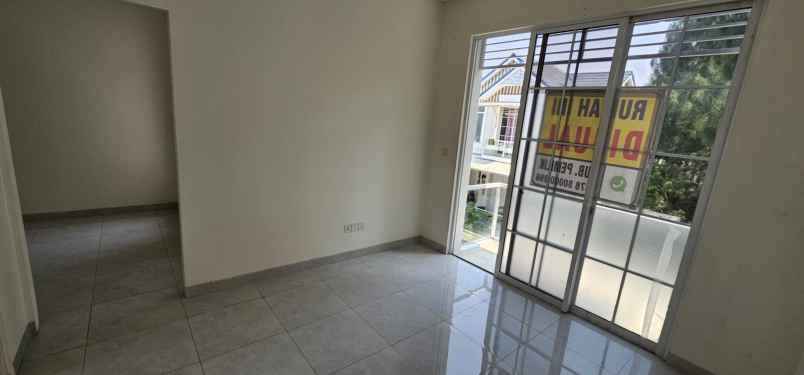 dijual rumah lavon swan city jalan