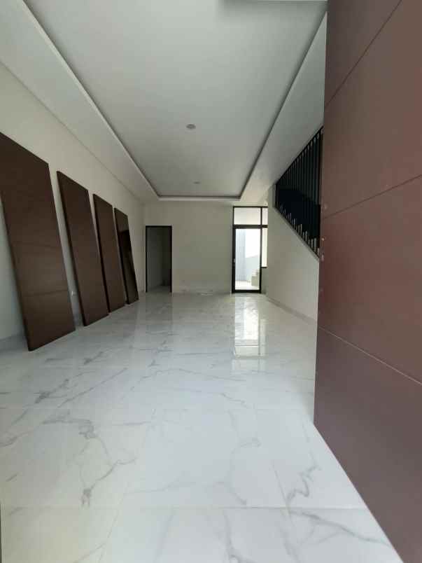 dijual rumah lebak arum