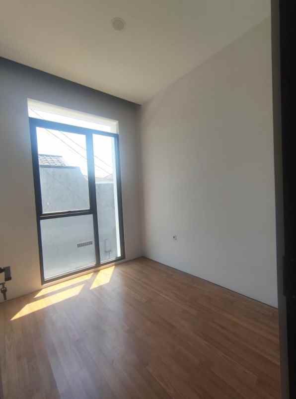 dijual rumah leuwisari