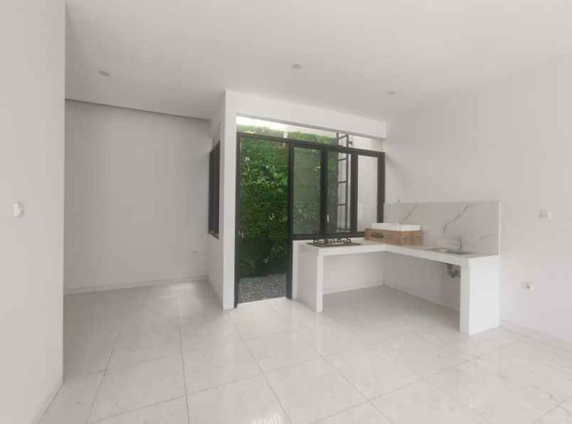 dijual rumah leuwisari