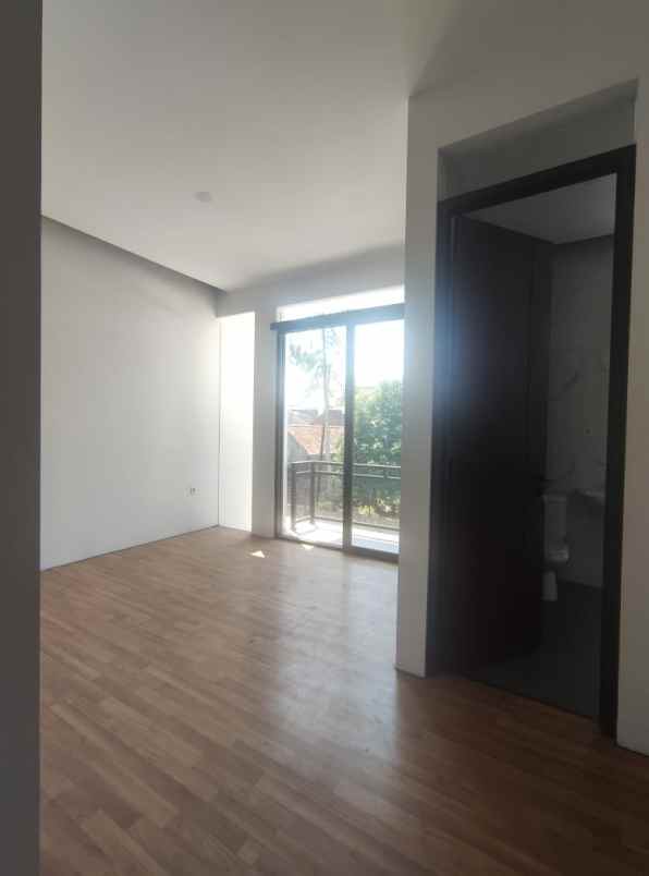 dijual rumah leuwisari